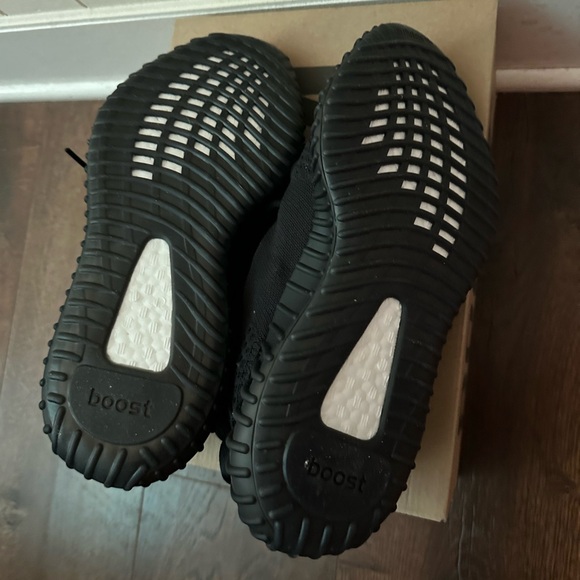 Adidas Yetzy Boost Sneakers - Picture 4 of 7